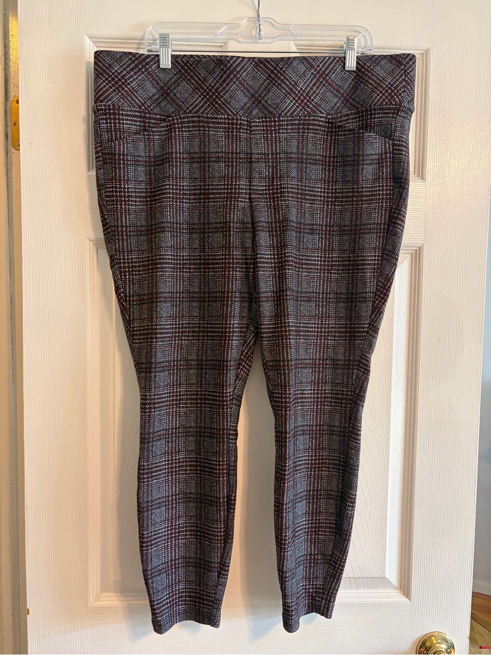 Torrid Pixie Skinny Pants 2R Plaid Grey Maroon Tummy Smoothing Pull On Size 2